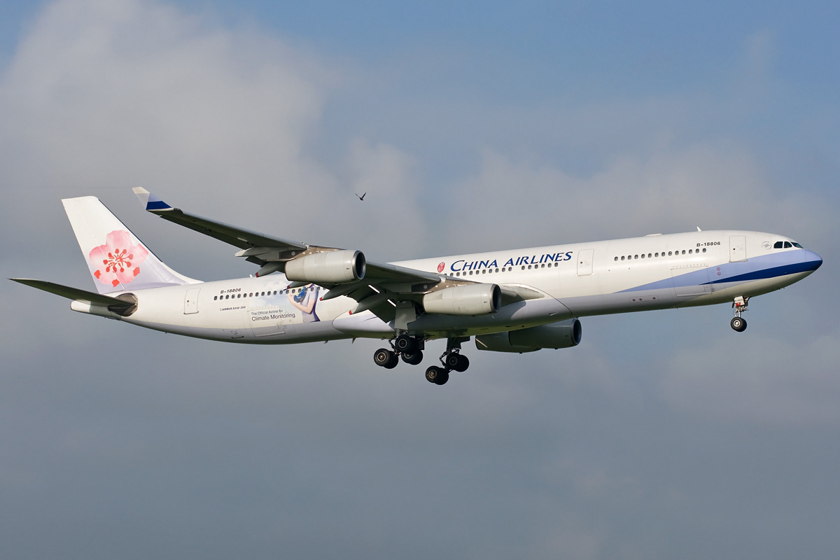 B-18806 China Airlines Airbus A340-300