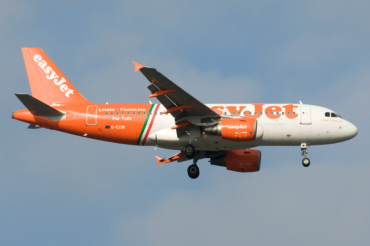 G-EZIW easyJet Airbus A319-100