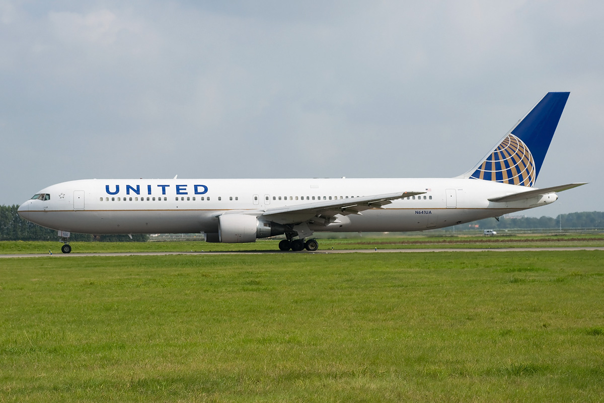 N641UA United Airlines Boeing 767-300(ER)