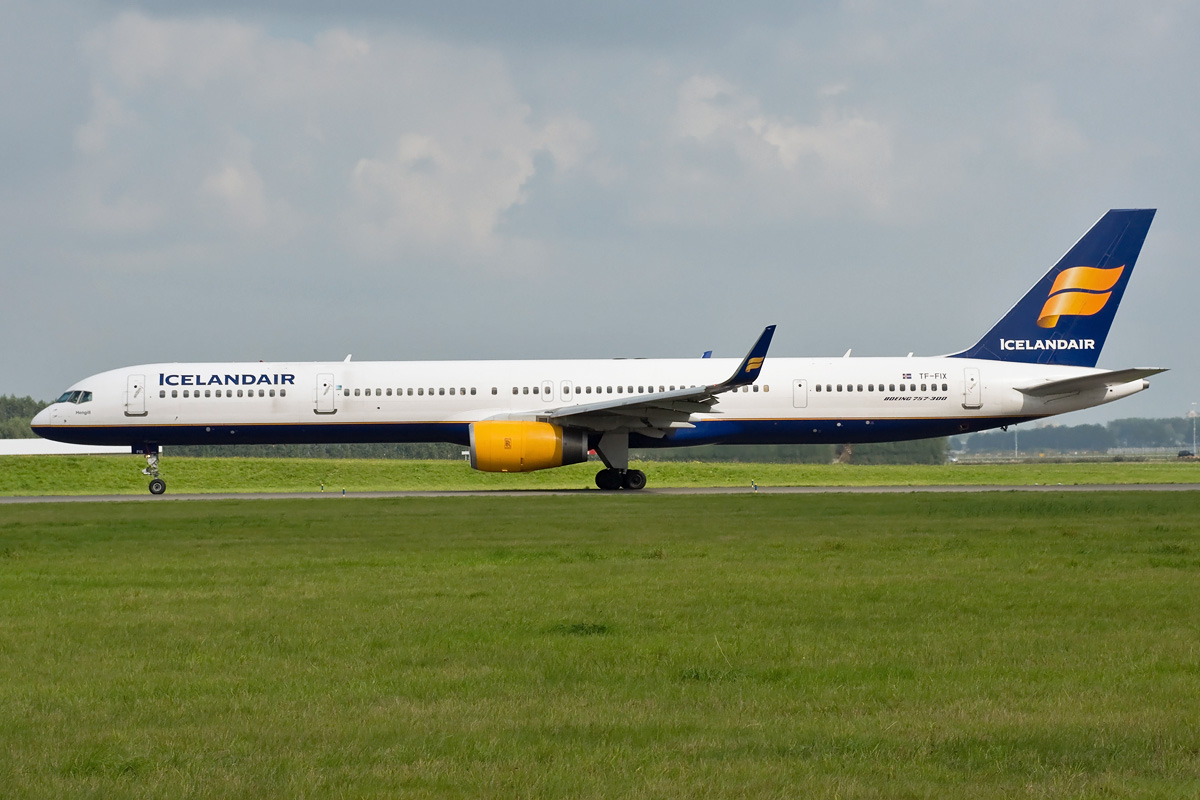 TF-FIX Icelandair Boeing 757-300