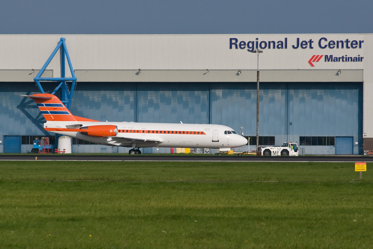 PH-KBX Netherlands Government Fokker F70