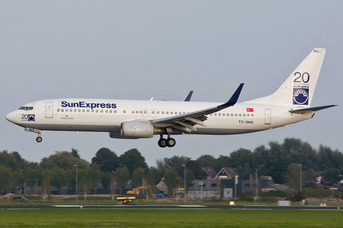 TC-SNG SunExpress Boeing 737-800