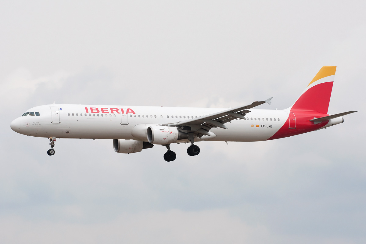 EC-JRE Iberia Airbus A321-200