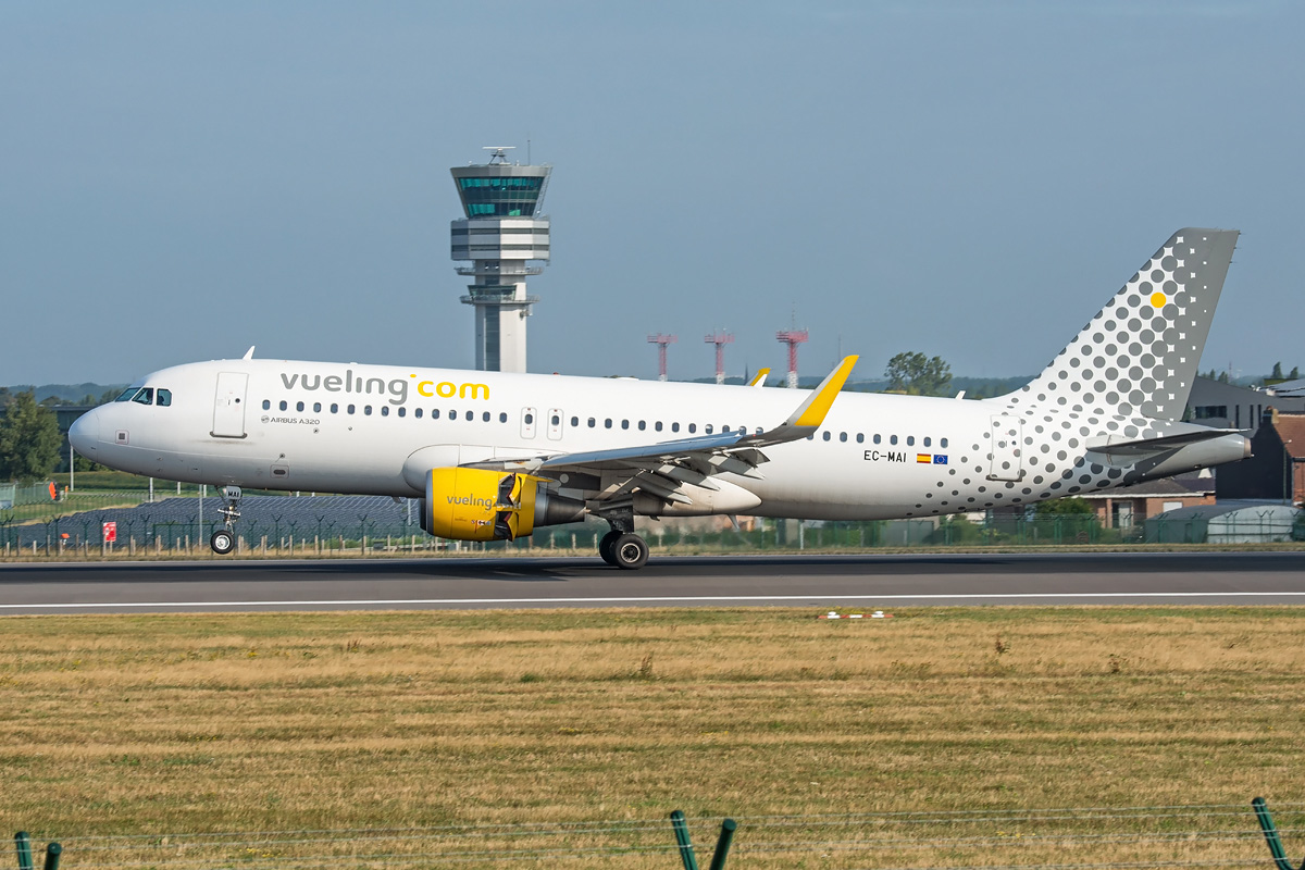 EC-MAI Vueling Airbus A320-200/S