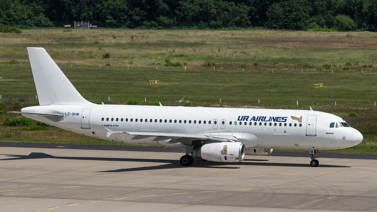 LZ-BHM BH Air Airbus A320-200