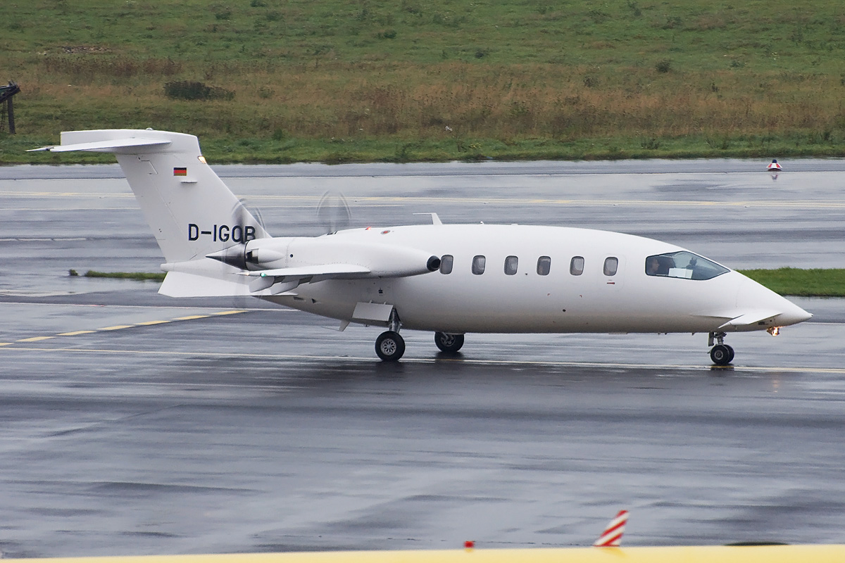 D-IGOB Piaggio P.180 Avanti