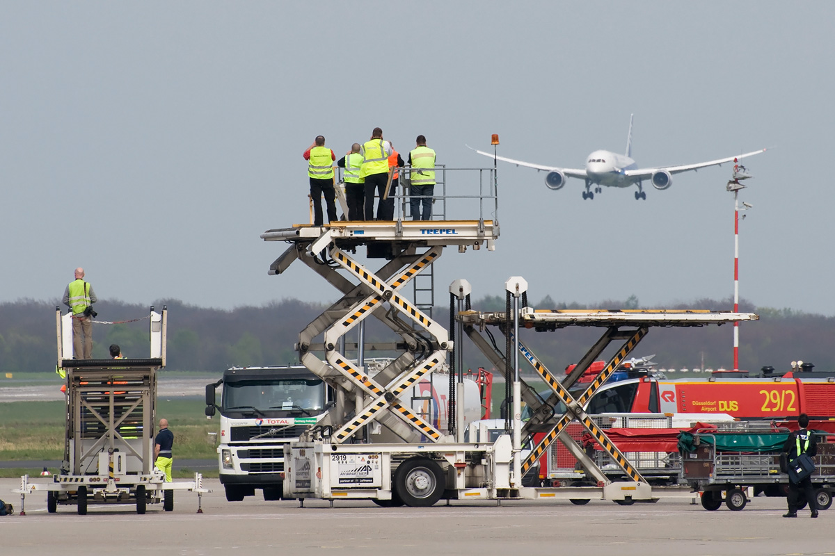 JA827A ANA Boeing 787-8