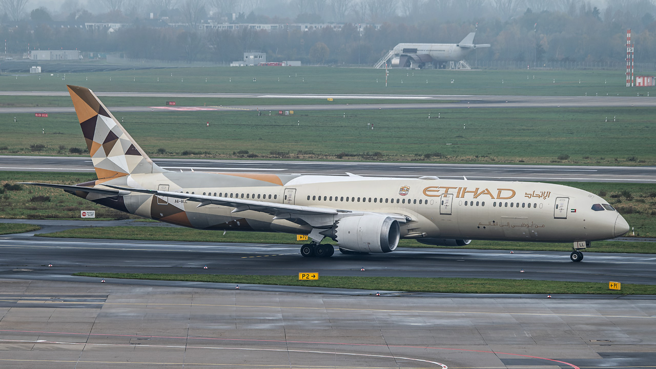 A6-BLL Etihad Airways Boeing 787-9