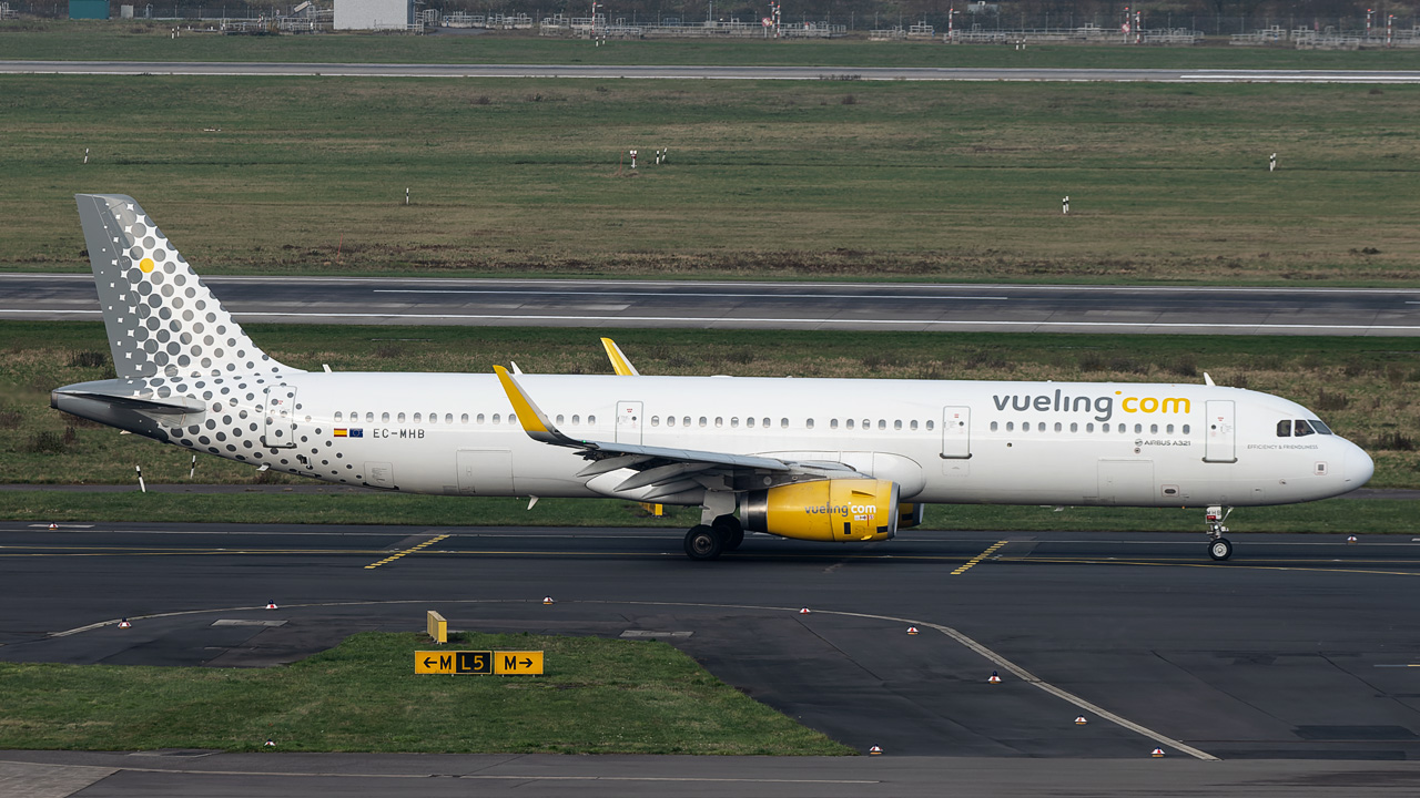 EC-MHB Vueling Airbus A321-200/S