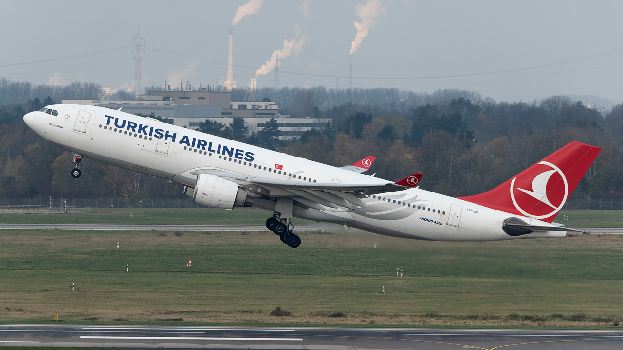 TC-JIR Turkish Airlines Airbus A330-200