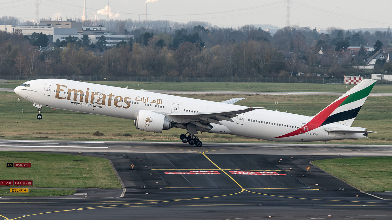 A6-EGD Emirates Boeing 777-300(ER)