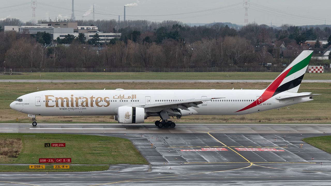 A6-EGS Emirates Boeing 777-300(ER)