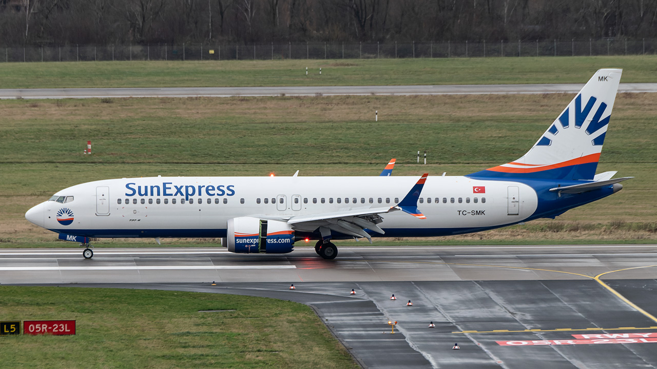 TC-SMK SunExpress Boeing 737 MAX 8