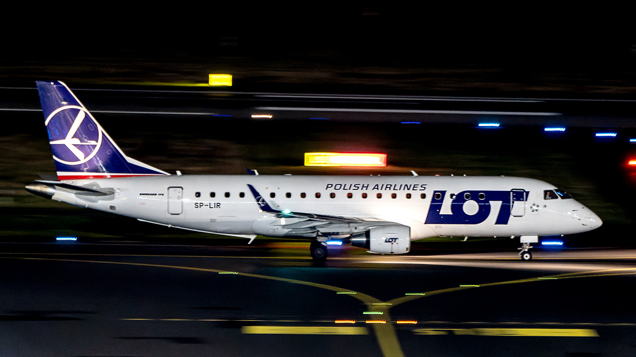 SP-LIR LOT Polish Airlines Embraer ERJ-175