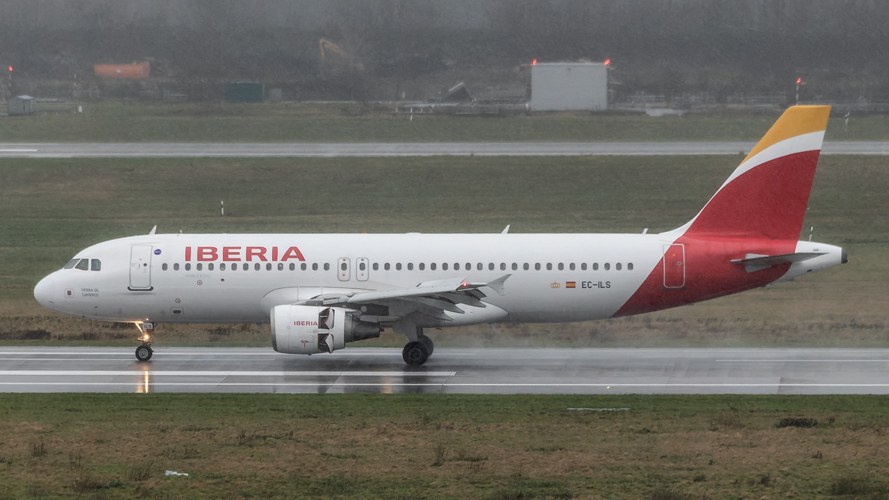 EC-ILS Iberia Airbus A320-200