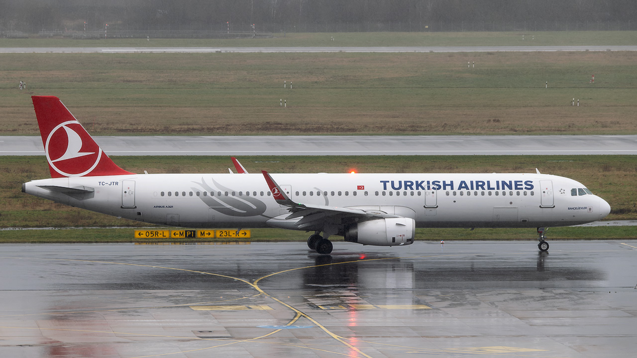 TC-JTR Turkish Airlines Airbus A321-200/S