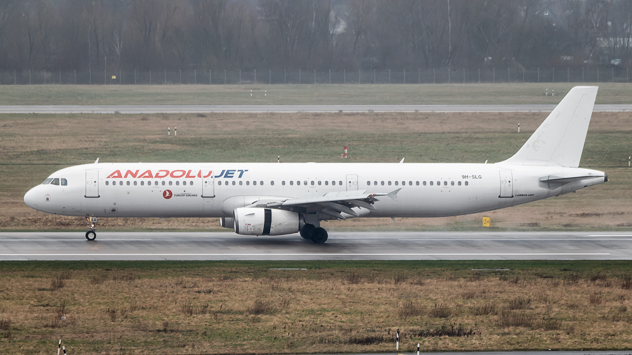 9H-SLG AnadoluJet (SmartLynx) Airbus A321-200