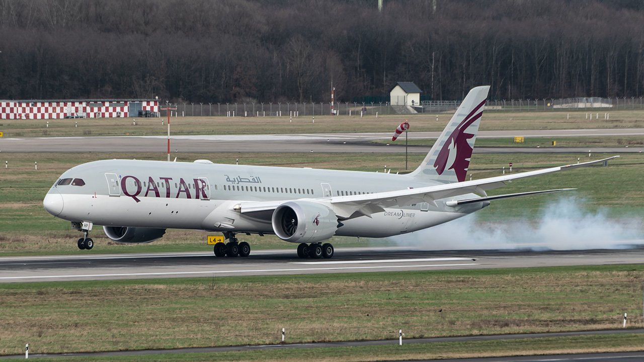 A7-BHP Qatar Airways Boeing 787-9 Dreamliner