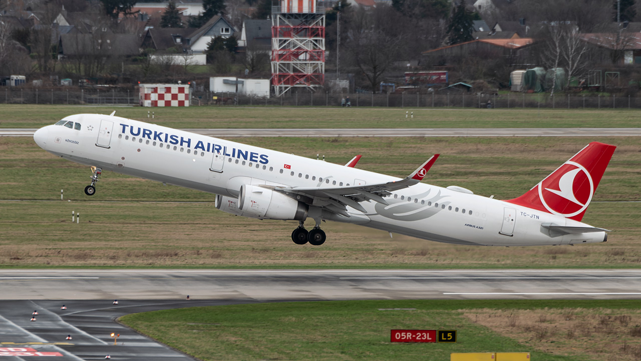 TC-JTN Turkish Airlines Airbus A321-200/S