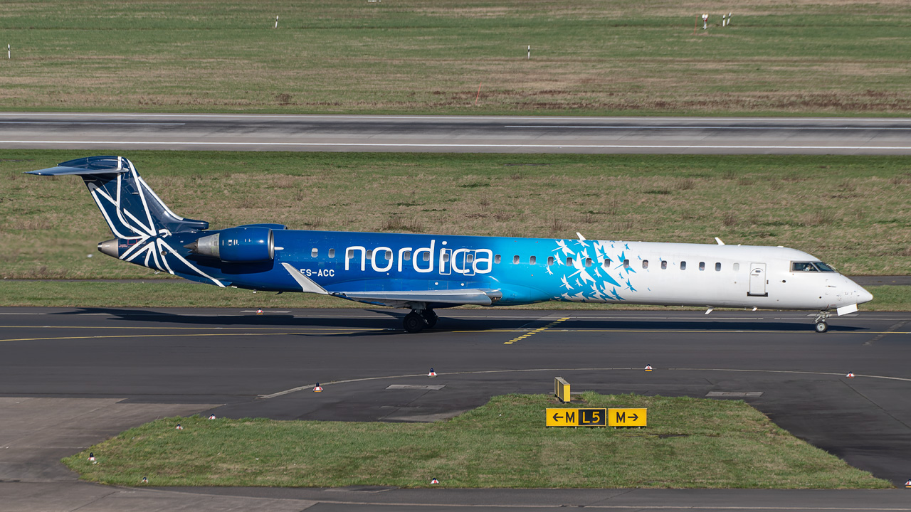 ES-ACC Nordica (Xfly) Canadair CRJ-900