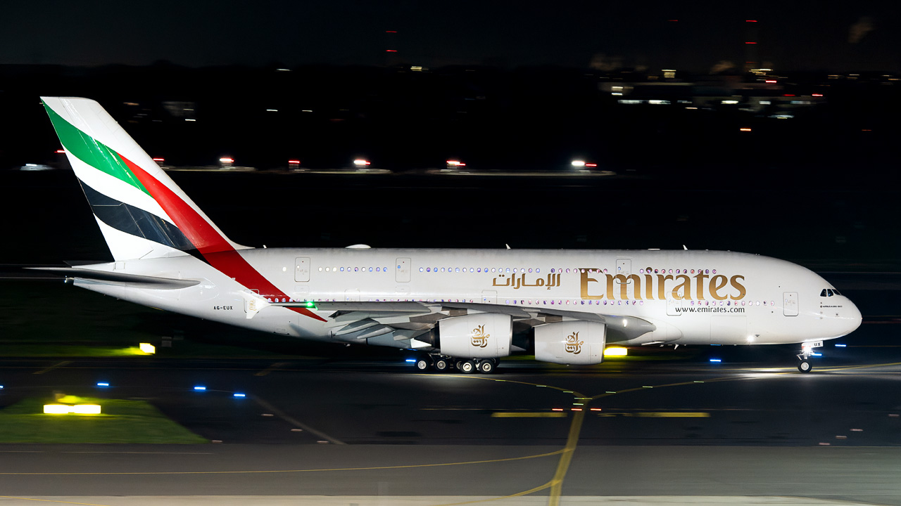 A6-EUX Emirates Airbus A380-800