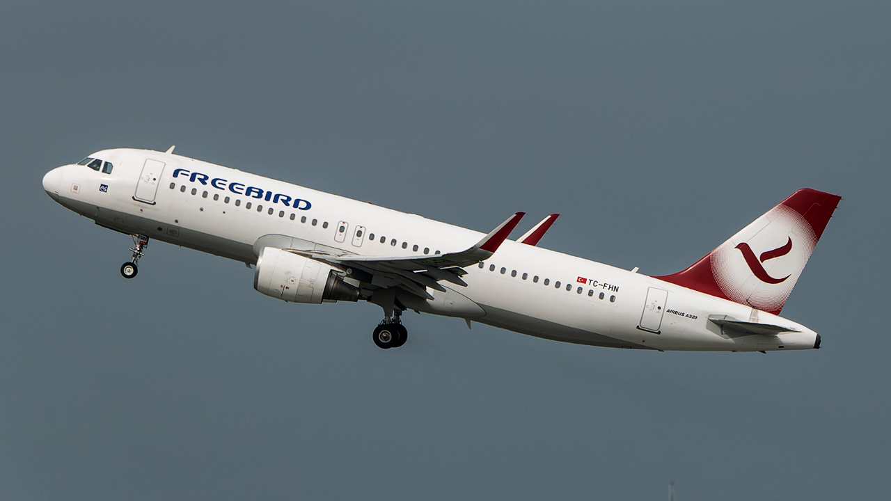 TC-FHN Freebird Airlines Airbus A320-200/S