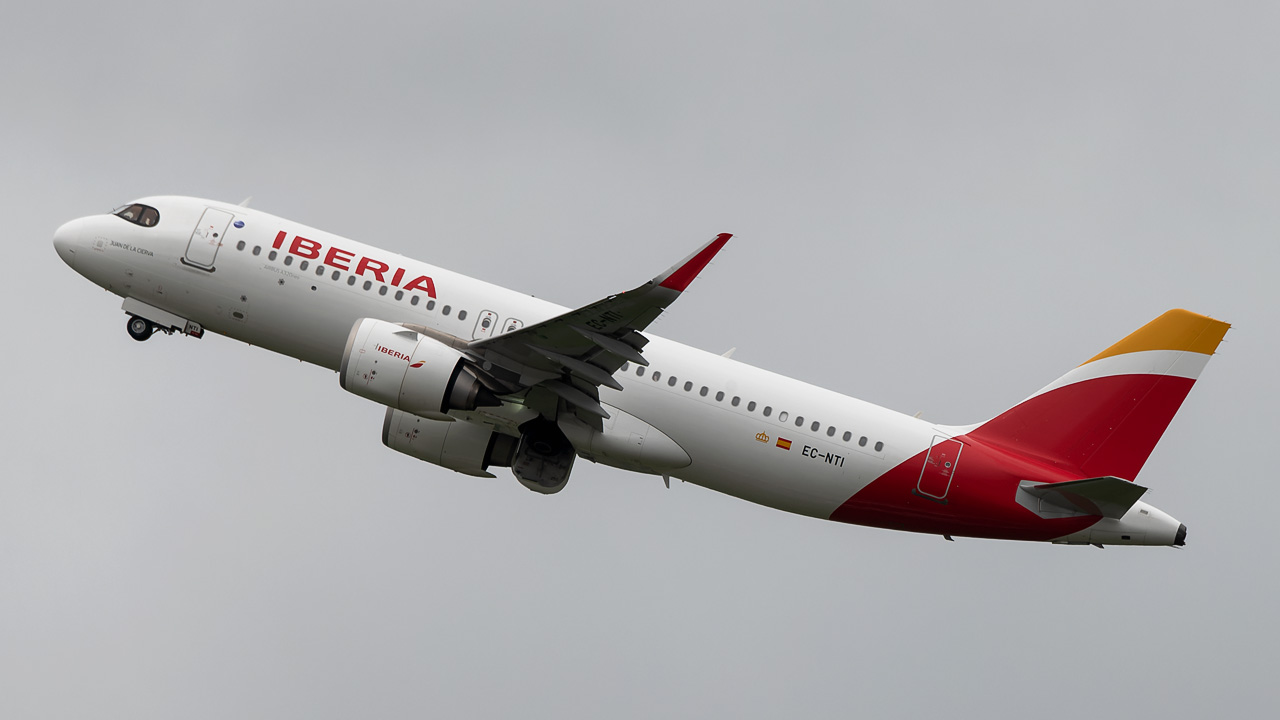 EC-NTI Iberia Airbus A320-200neo