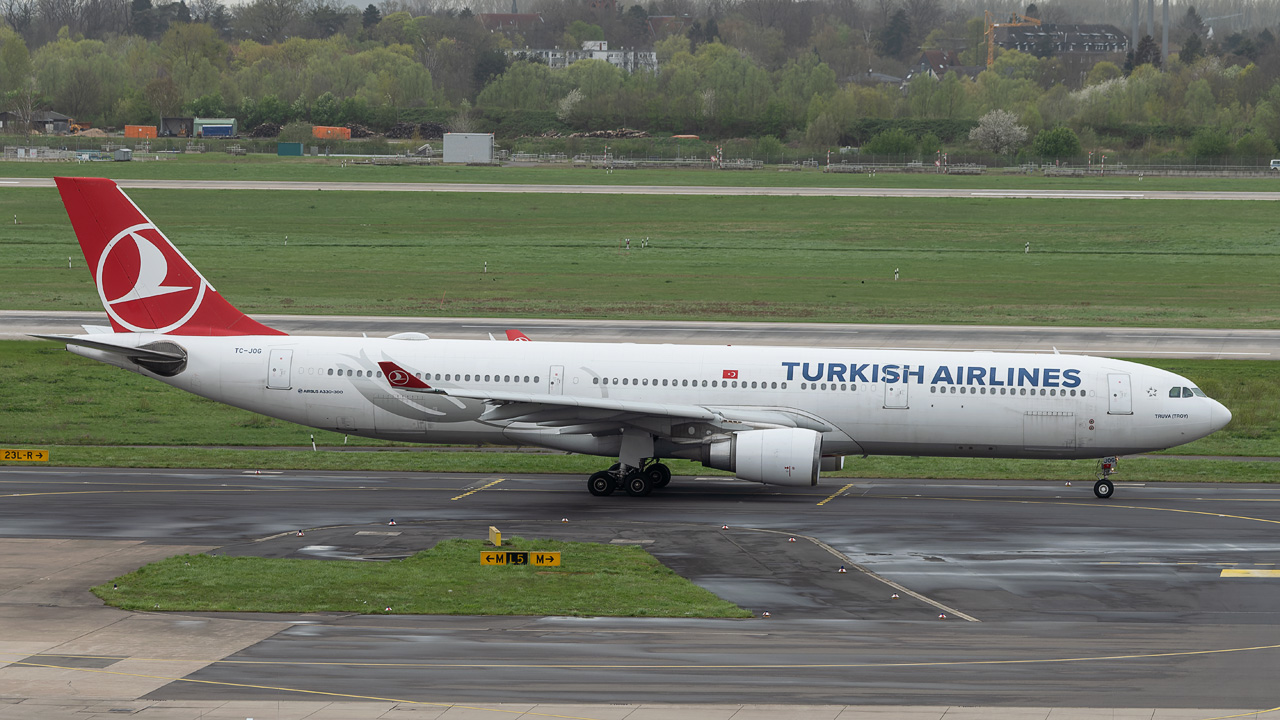 TC-JOG Turkish Airlines Airbus A330-300