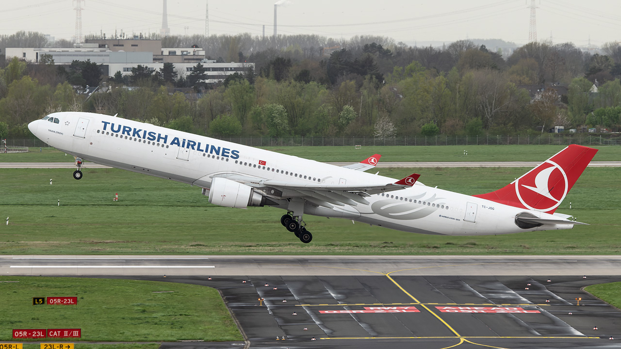 TC-JOG Turkish Airlines Airbus A330-300