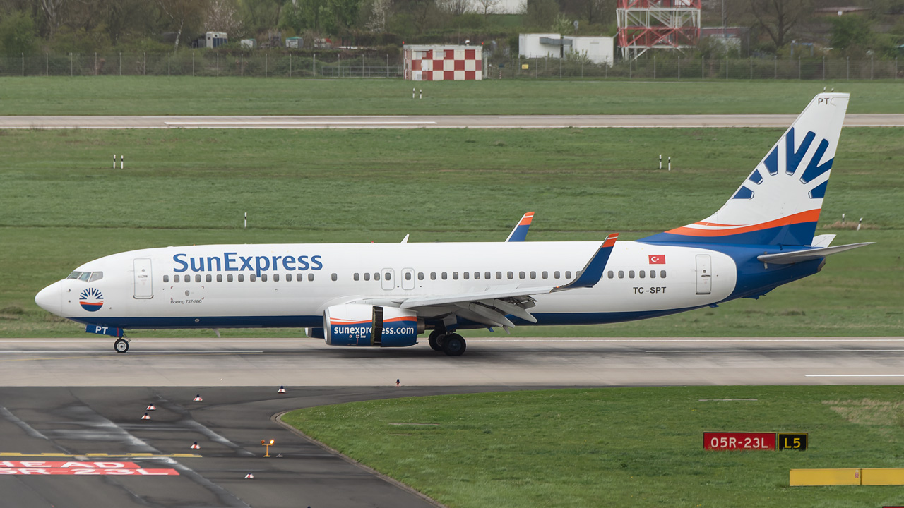 TC-SPT SunExpress Boeing 737-800