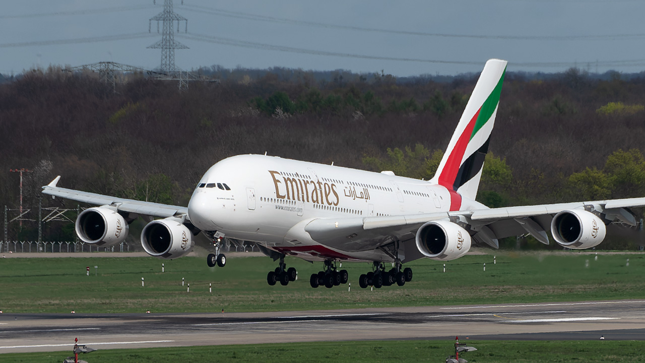 A6-EOR Emirates Airbus A380-800