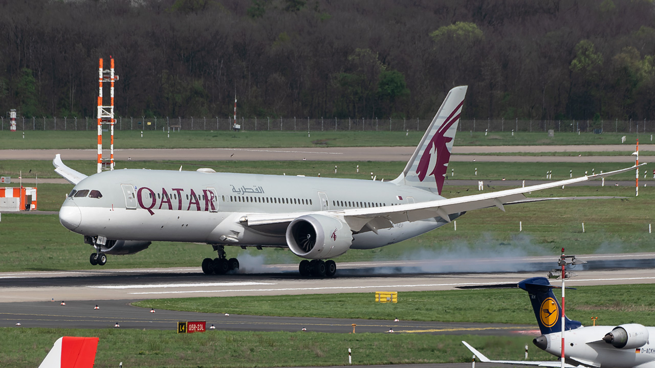 A7-BHE Qatar Airways Boeing 787-9 Dreamliner