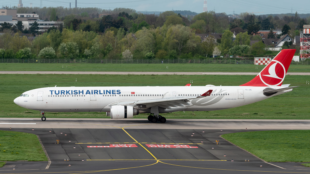 TC-JOL Turkish Airlines Airbus A330-300