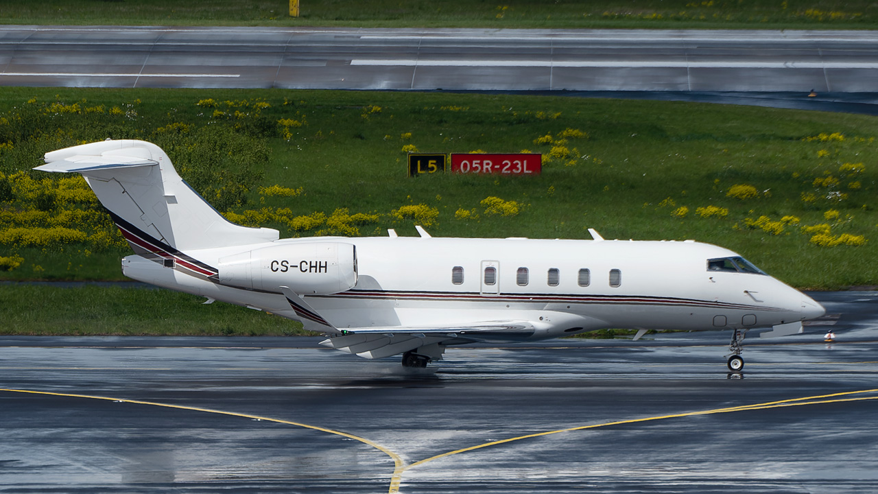 CS-CHH NetJets Europe Bombardier BD-100-1A10 Challenger 350