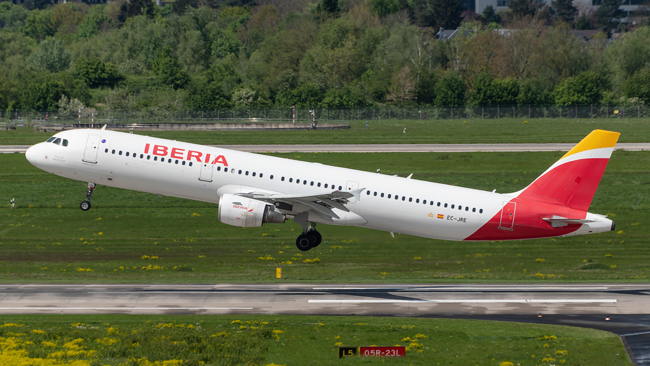 EC-JRE Iberia Airbus A321-200