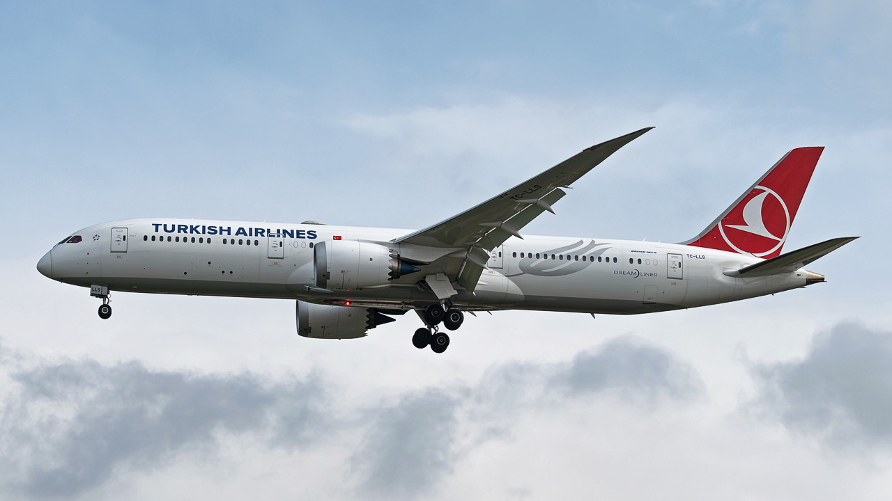 TC-LLS Turkish Airlines Boeing 787-9 Dreamliner