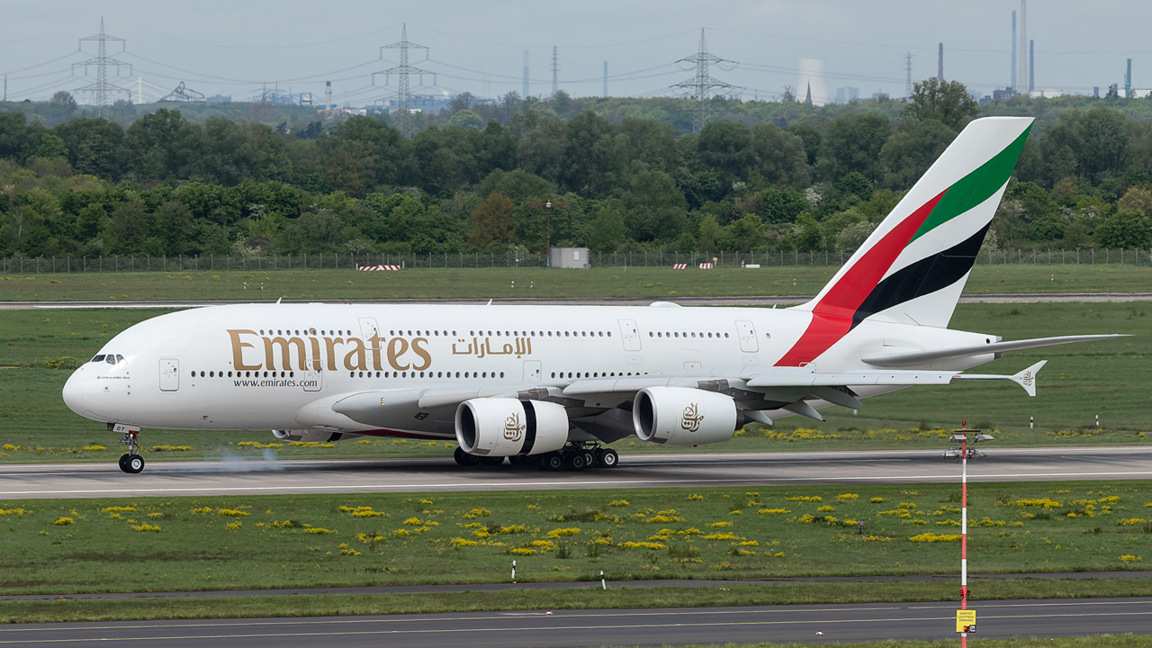 A6-EOY Emirates Airbus A380-800