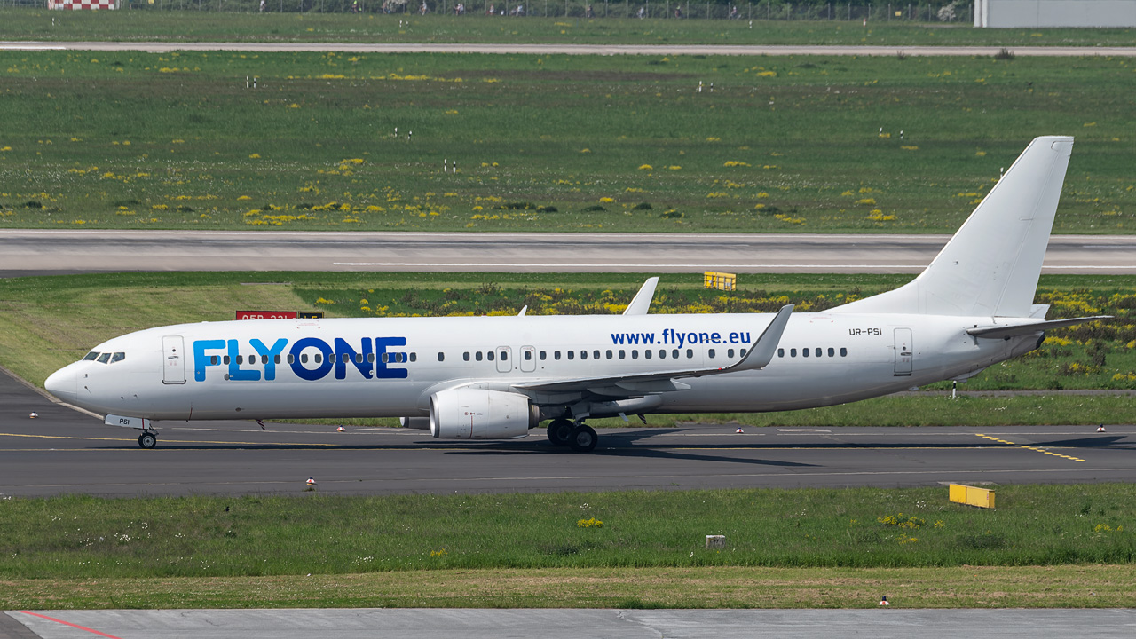 UR-PSI FlyOne (Windrose Airlines) Boeing 737-900(ER)