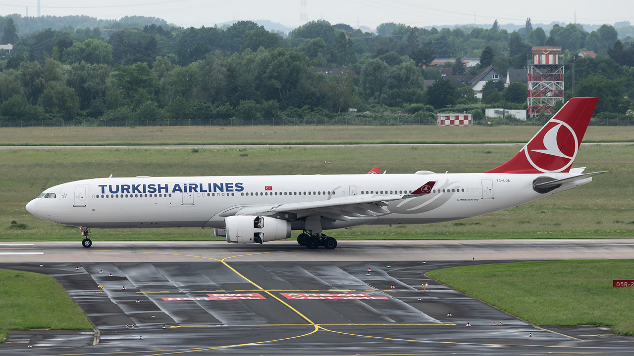 TC-LOA Turkish Airlines Airbus A330-300