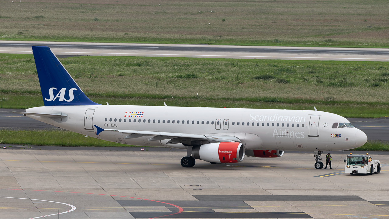 OY-KAU Scandinavian Airlines (SAS) Airbus A320-200