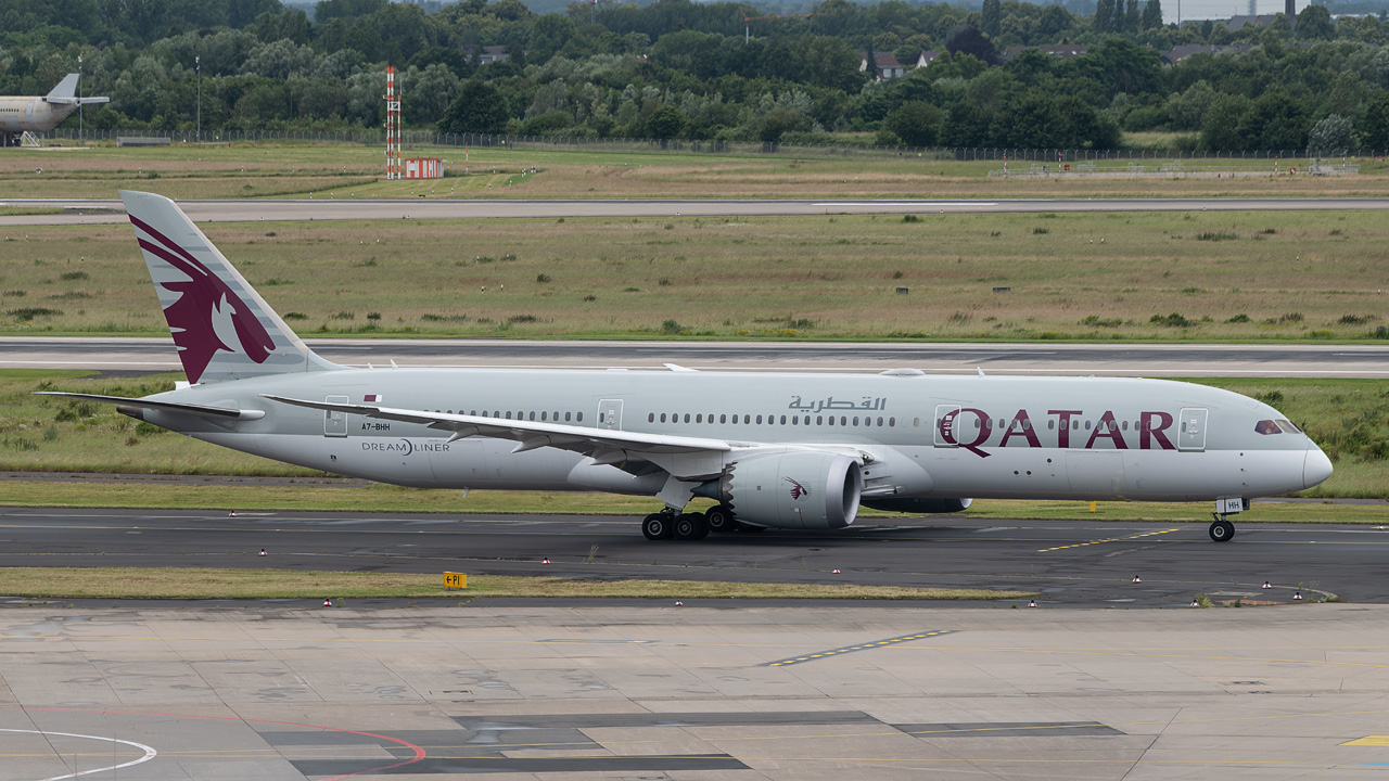 A7-BHH Qatar Airways Boeing 787-9 Dreamliner