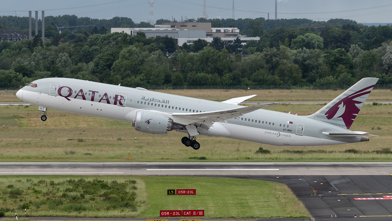 A7-BHH Qatar Airways Boeing 787-9 Dreamliner