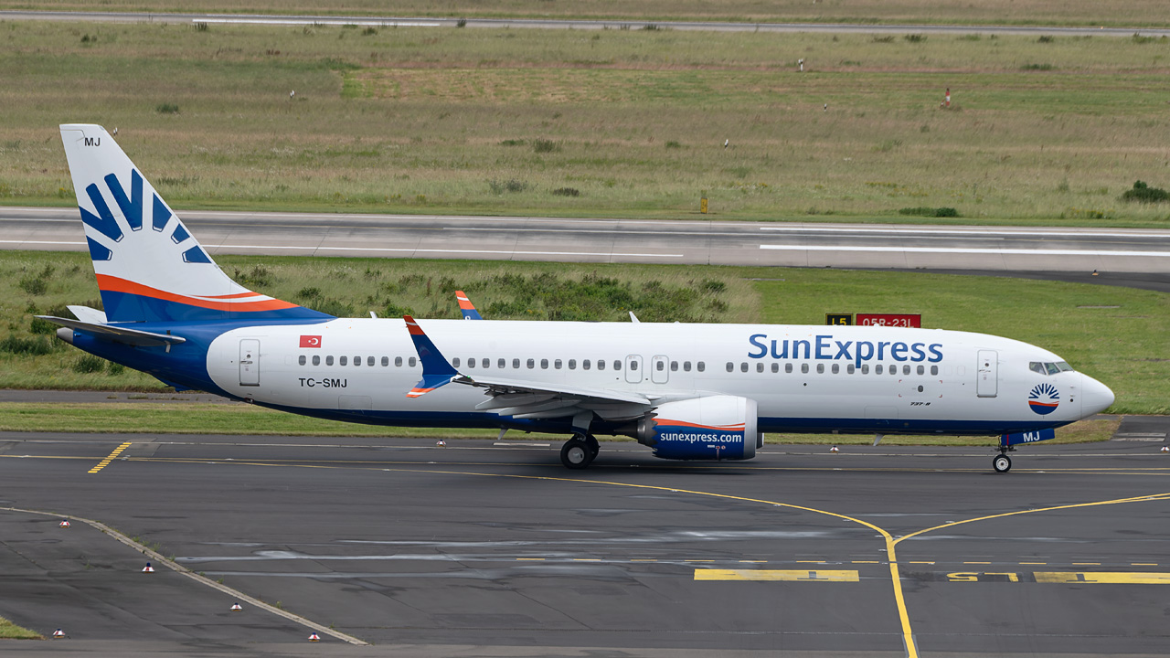 TC-SMJ SunExpress Boeing 737 MAX 8