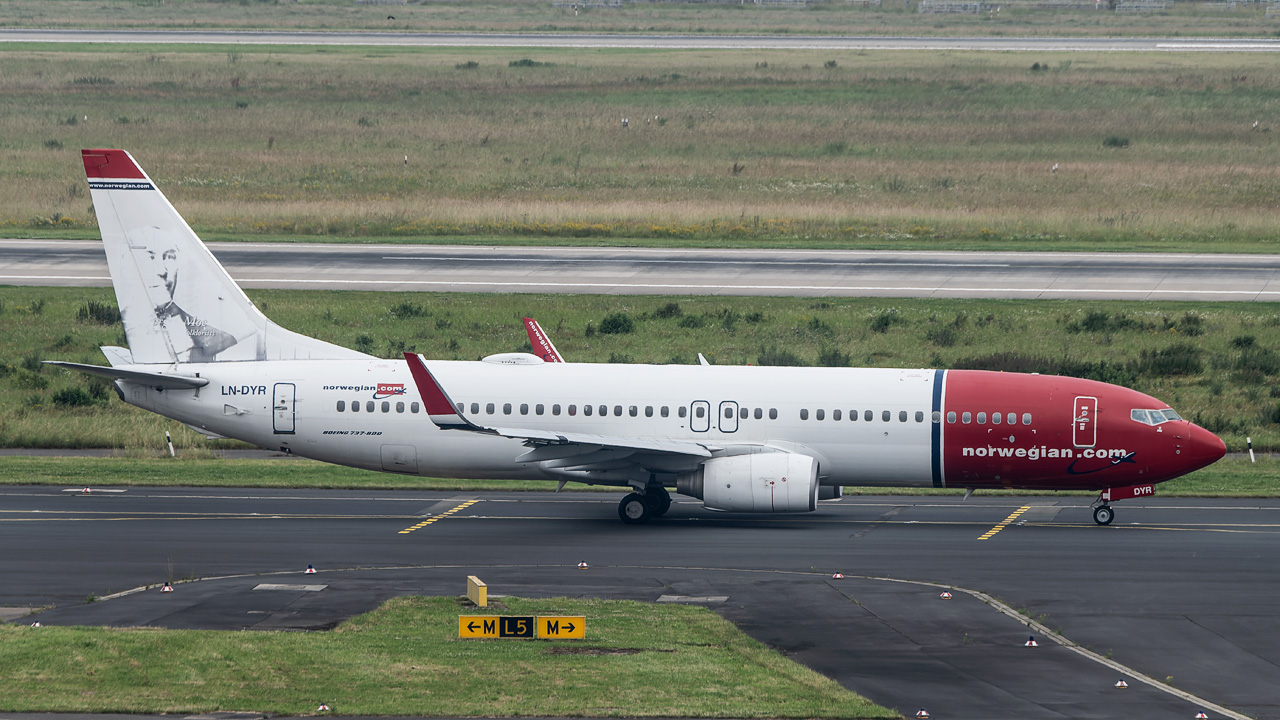 LN-DYR Norwegian Air Shuttle Boeing 737-800