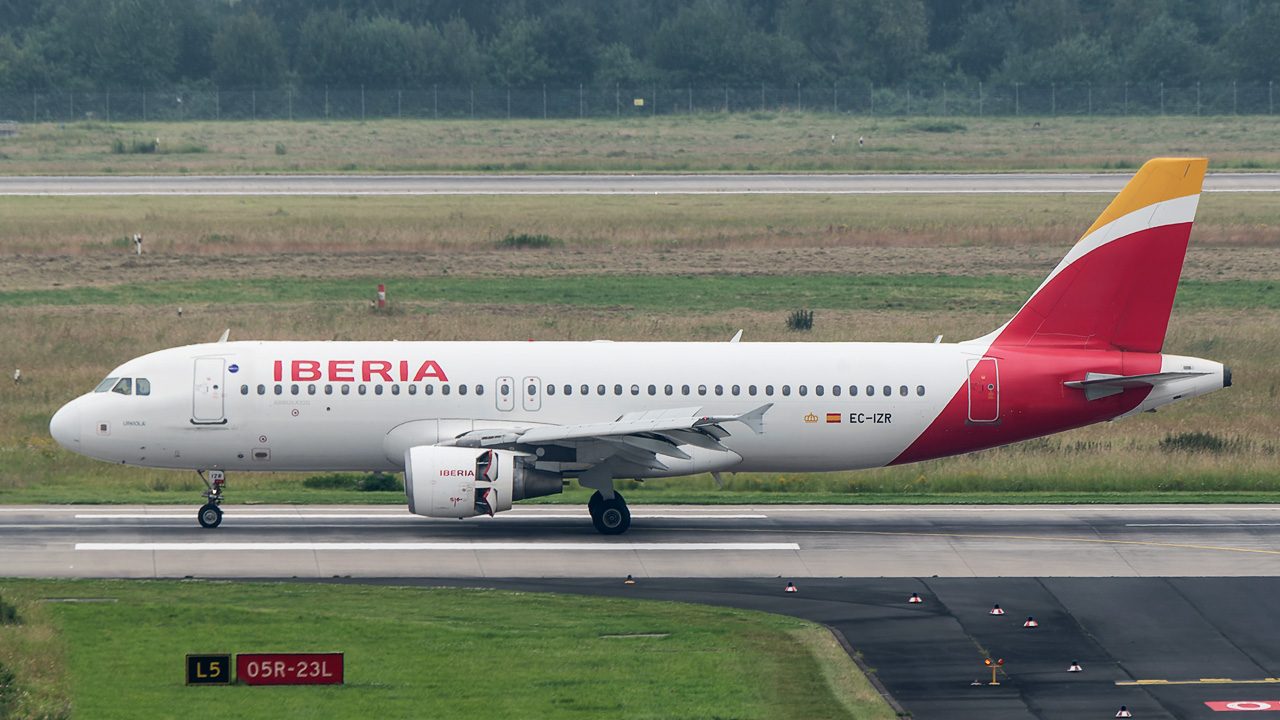 EC-IZR Iberia Airbus A320-200