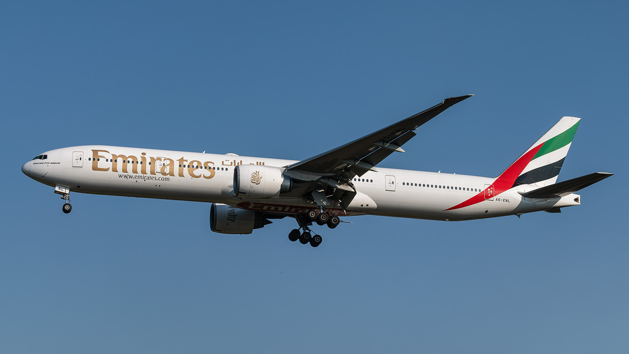 A6-ENL Emirates Boeing 777-300(ER)