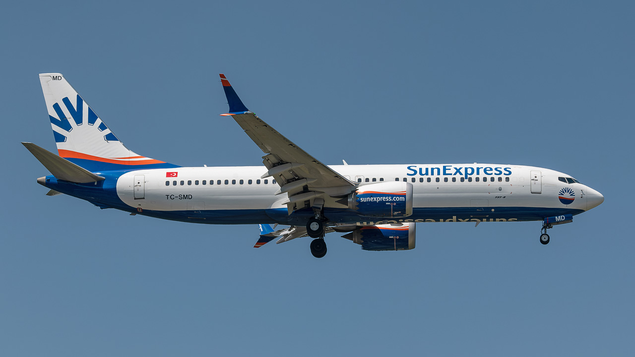 TC-SMD SunExpress Boeing 737 MAX 8