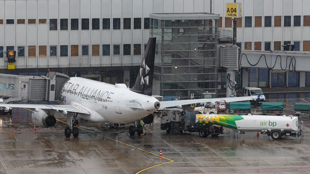 OY-KBP Scandinavian Airlines (SAS) Airbus A319-100