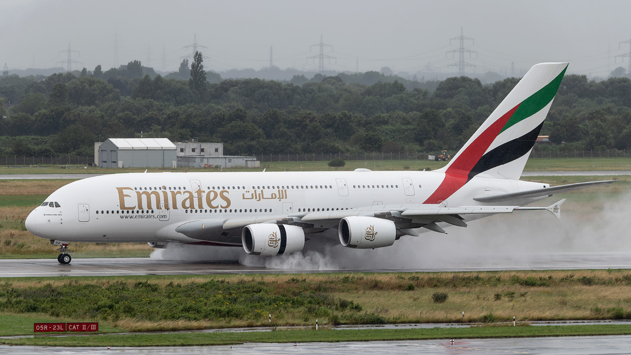 A6-EOQ Emirates Airbus A380-800