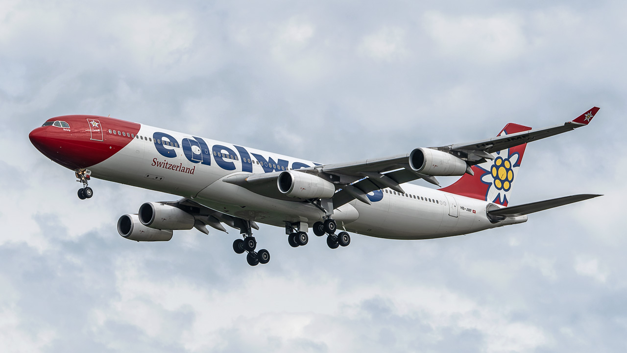 HB-JMF Edelweiss Air Airbus A340-300